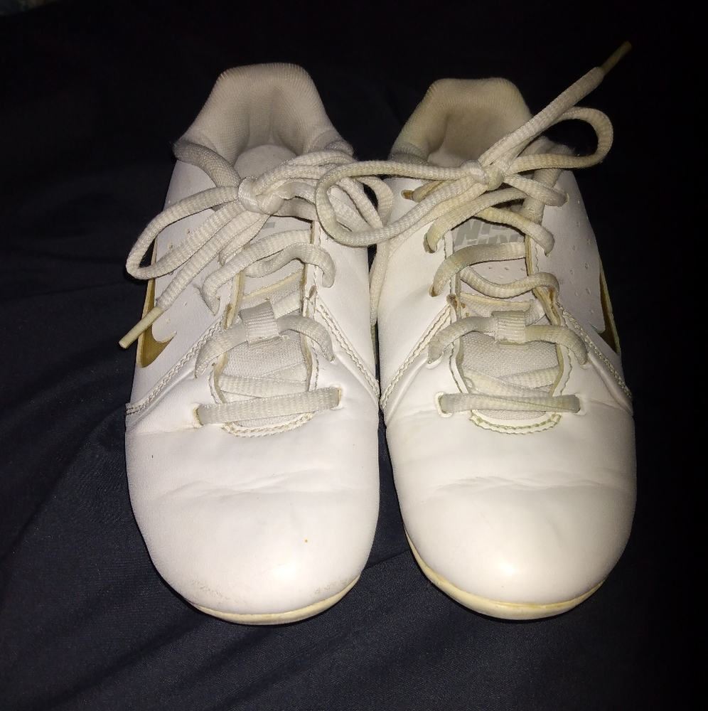 Nike girls shoes